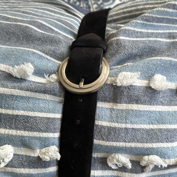 Black made in Spain suede belt silver tone buckle numbered size 28 - Picture 4 of 16